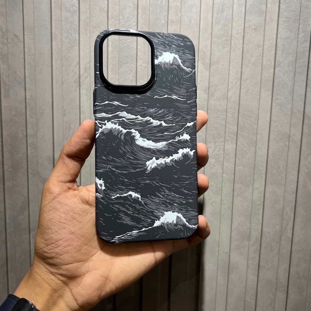 Ocean Wave Carbon Premium Quality Case